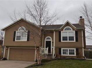 720 Shiloh Dr, Raymore, MO 64083