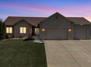 23306 Augusta Dr, Washington, IL 61571