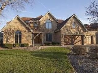 1490 White Eagle Dr, Naperville, IL