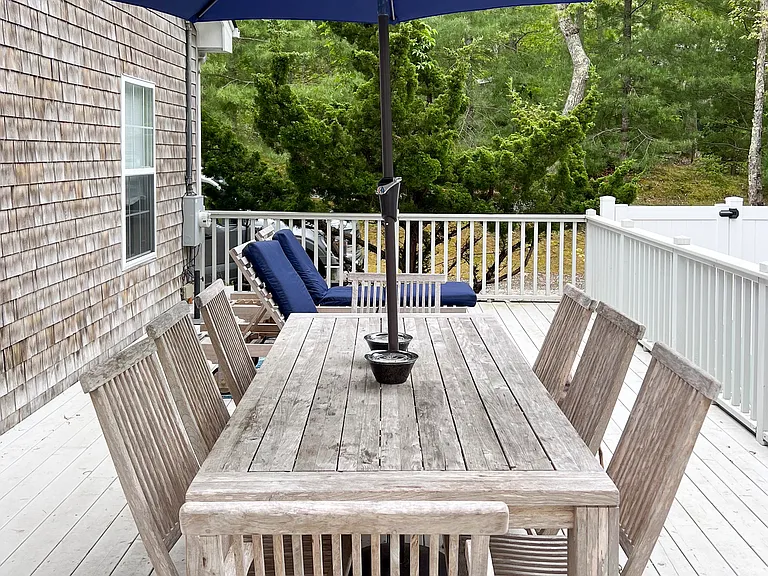9 Montauk Ave — Photo 17