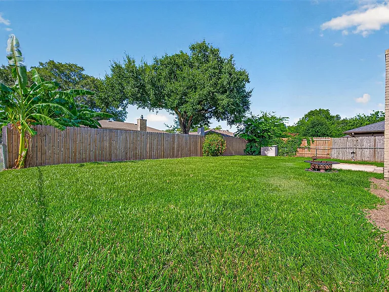 5346 King Richard Dr — Photo 27