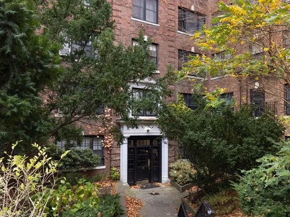 50 Follen St APT 211, Cambridge, MA 02138
