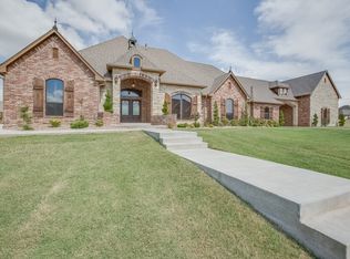 206 N Riverside Dr, Moore, OK 73160