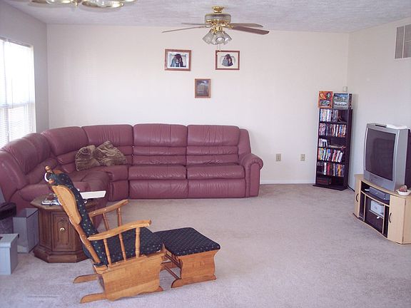 4th image of 1004 Lofton Dr