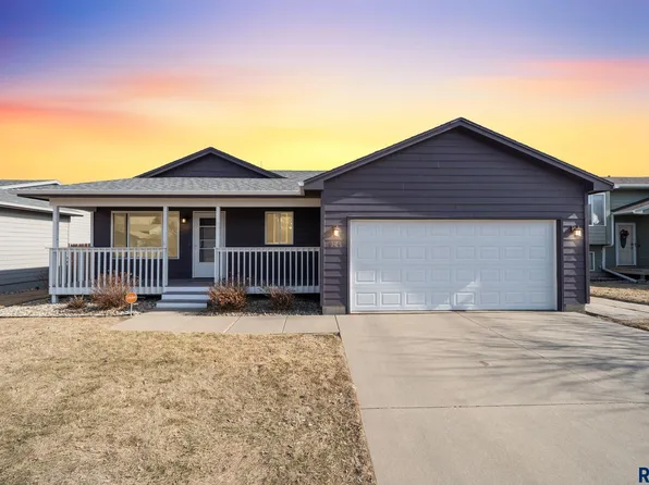 824 S Tanglewood Ave, Sioux Falls, SD 57106