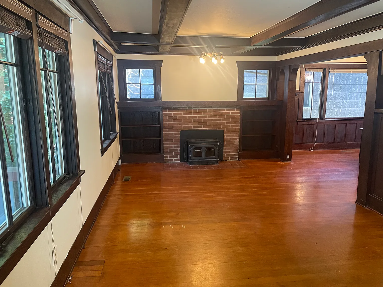 4 bed, 2200 sqft, $3,100 — Photo 2