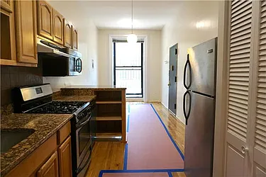 Rented by R New York