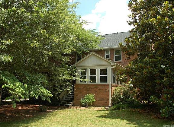 3rd image of 3521 Brentwood Dr