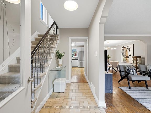 3rd image of 41 Romney Rd