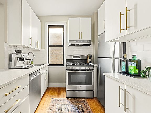 4th image of 225 Lincoln Pl APT 5A