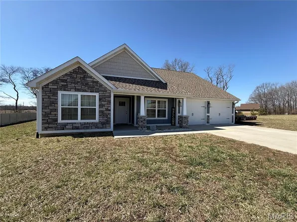 379 Lakeview Xing, Cape Girardeau, MO 63701