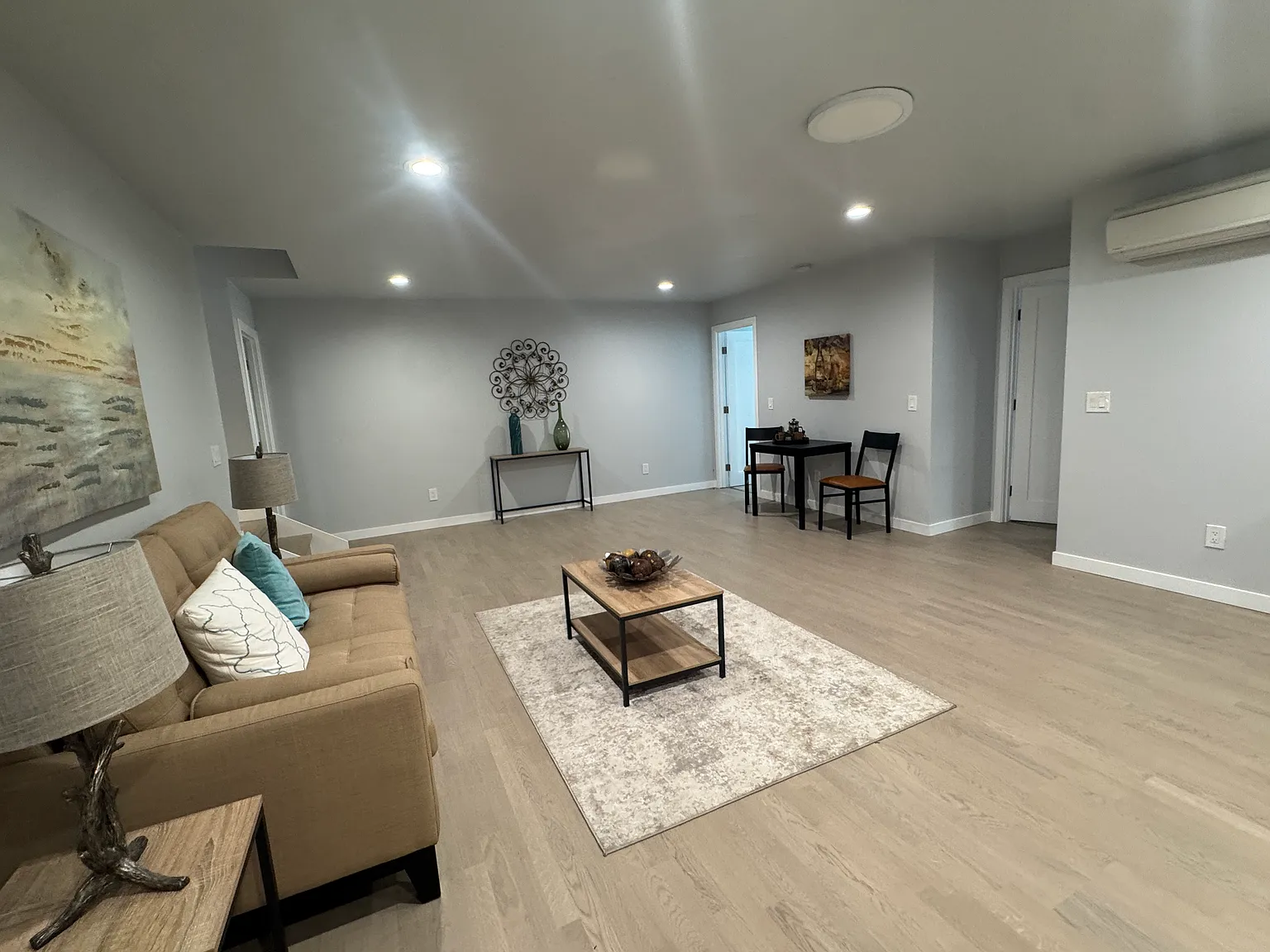 2 bed, 1081 sqft, $2,600 — Photo 2