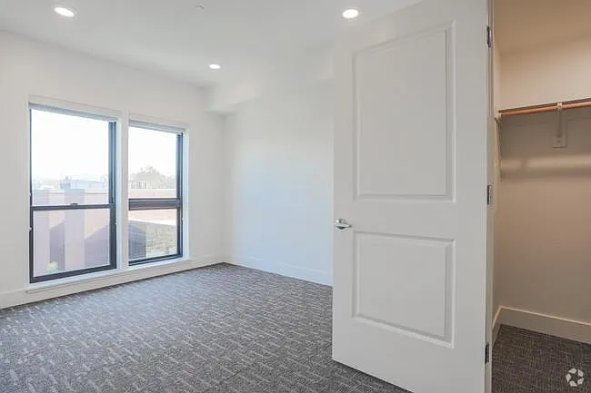 1716 Lofts — Photo 3