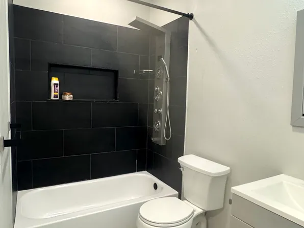 21900 Roscoe Blvd Unit 1, Canoga Park, CA 91304