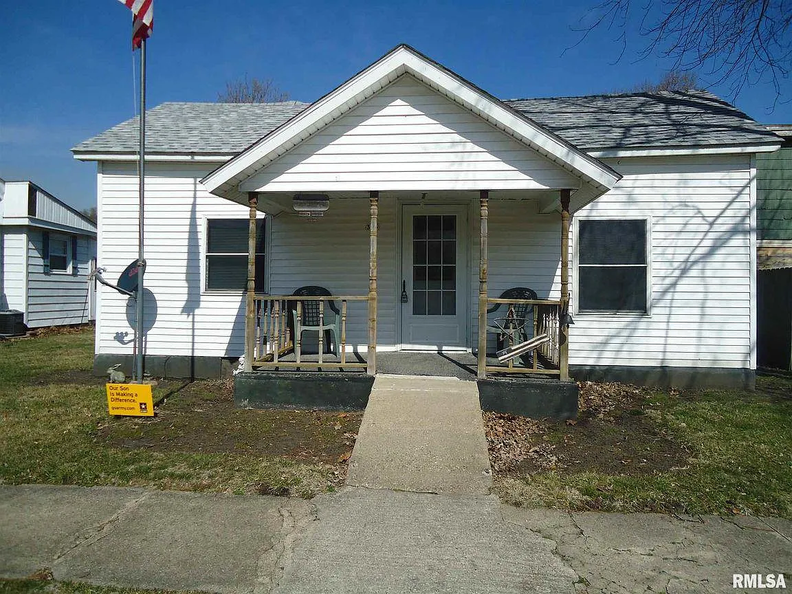 305 W Washington St photo 1
