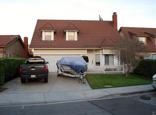 11317 Oakwood Dr, Fontana, CA 92337