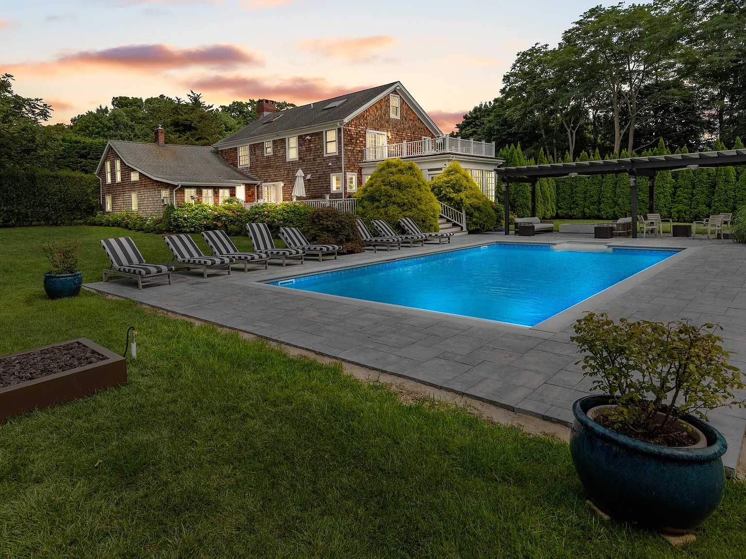 Southampton 7 Bedroom Home — Photo 4