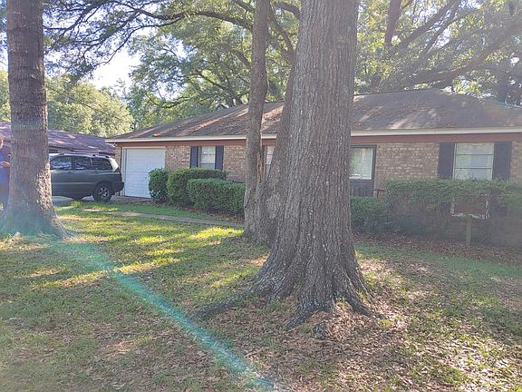 3rd image of 3841 Castleberry Dr