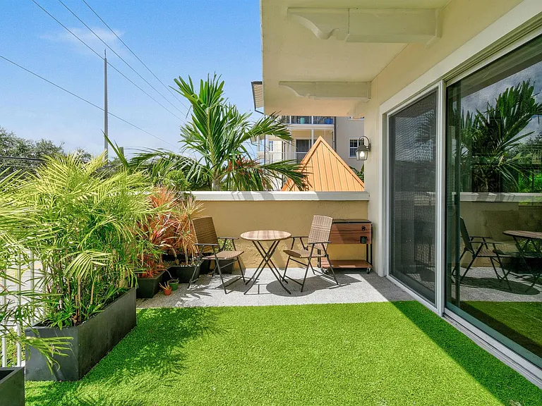 3940 N Flagler Dr #206 — Photo 18