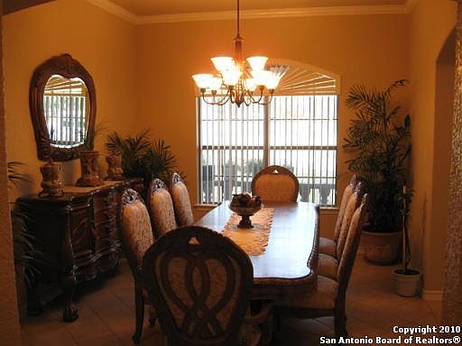 5th image of 304 Rose Garden Dr