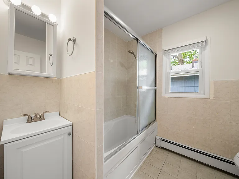 1423 13th St — Photo 15