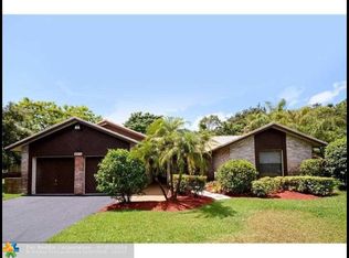 8912 NW 51st Pl, Coral Springs, FL 33067