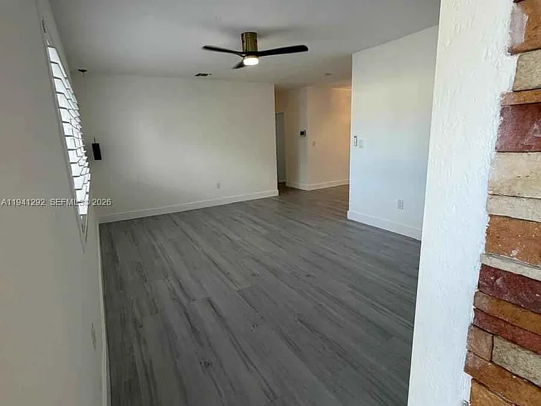 SW 96th Ave — Photo 33
