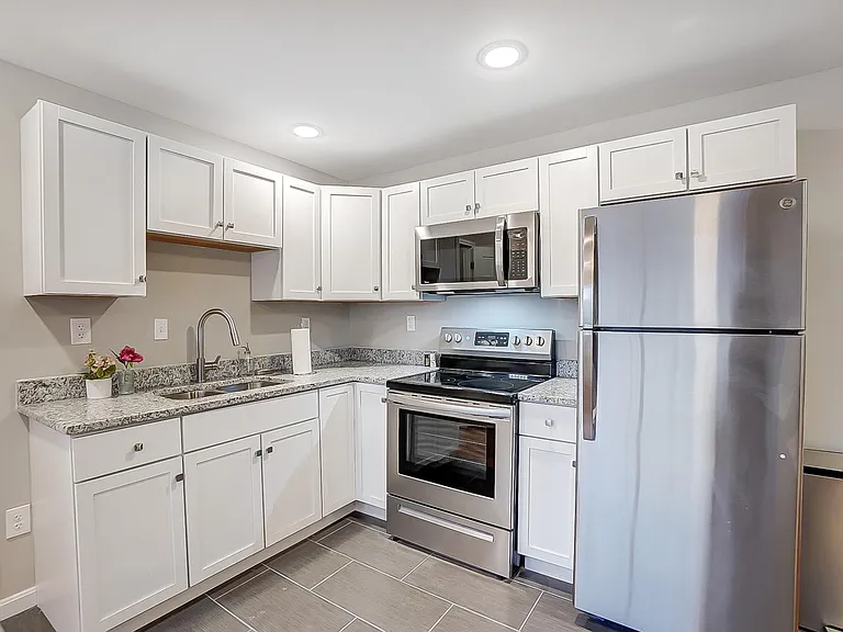 2341 Burnet Ave #1 — Photo 4