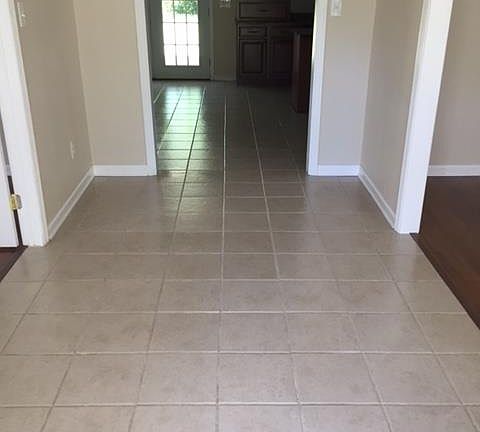 5th image of 1644 Pine Lane Dr