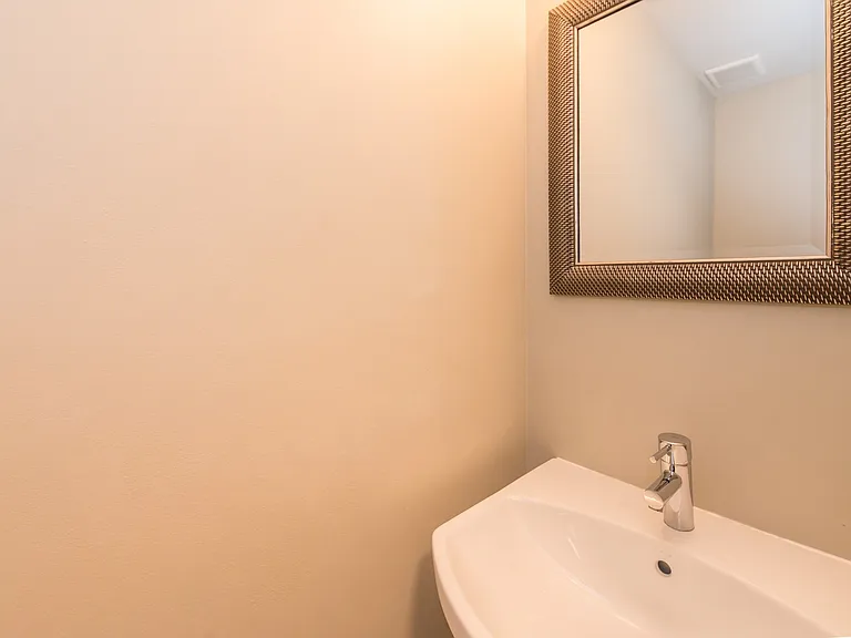 2527 Queen Annes Ln NW — Photo 24