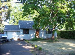 2121 Devos St, Eugene, OR 97402