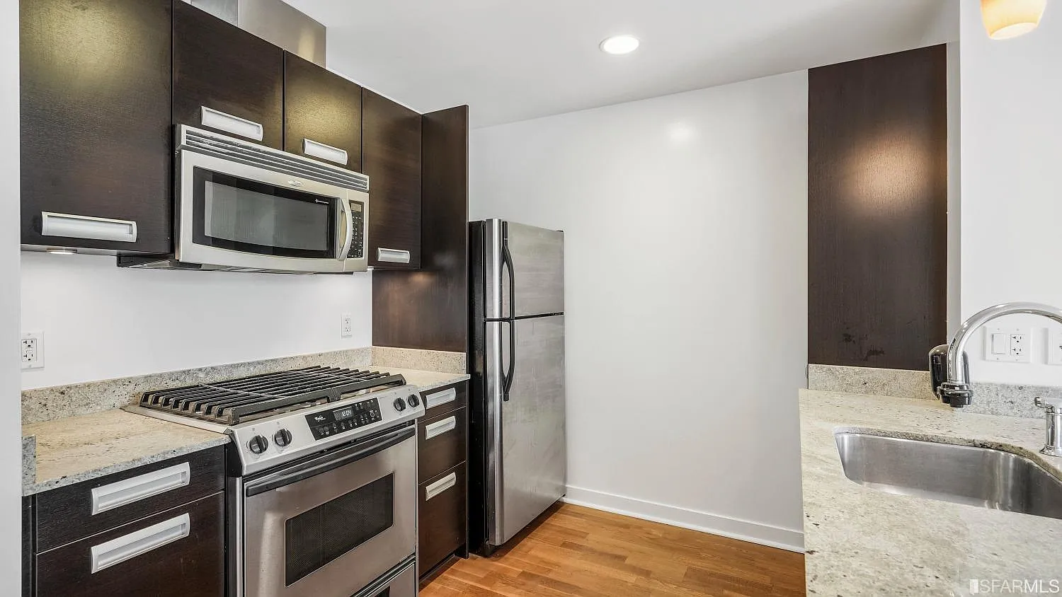 1 bed, 671 sqft, $3,550 — Photo 4