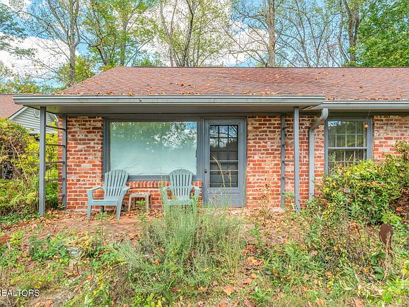 3rd image of 3523 Timberlake Dr