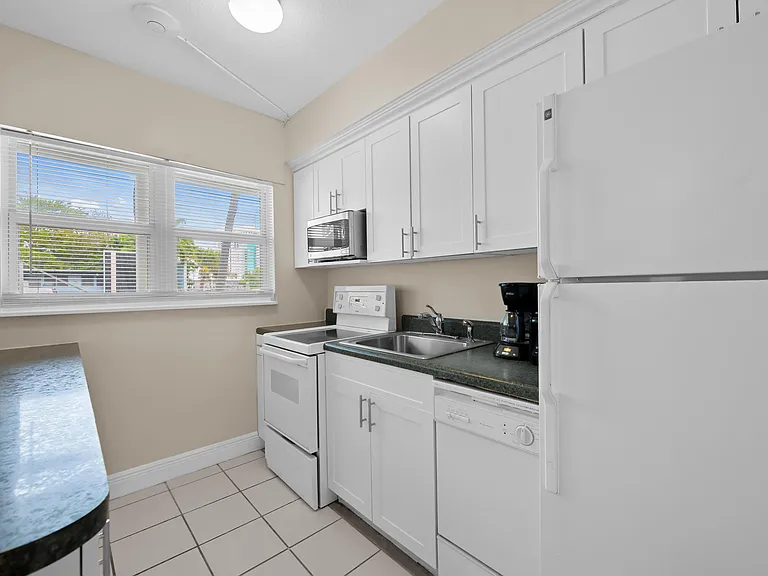 741 Bayshore Dr #16N — Photo 9
