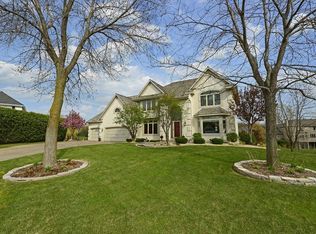 2410 Zircon Ln N, Plymouth, MN 55447