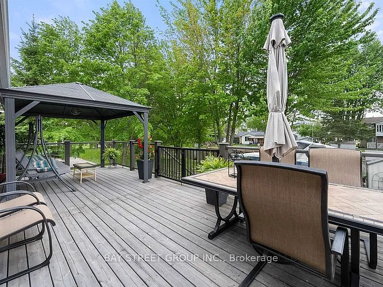 722 A Lake Dr S — Photo 36