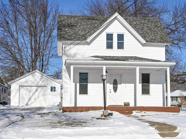 120 E Prospect St, Manchester, IA 52057