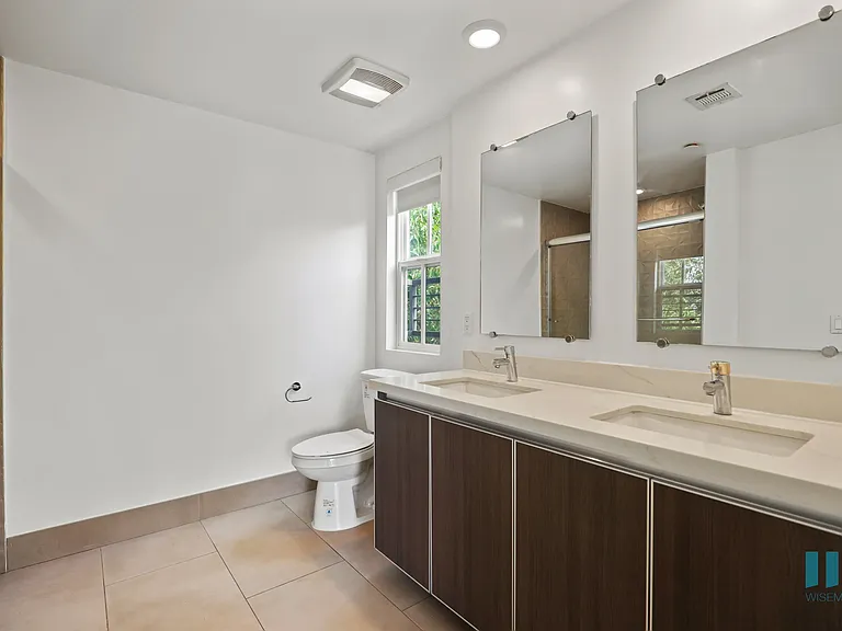 1339 N Formosa Ave #A304 — Photo 11