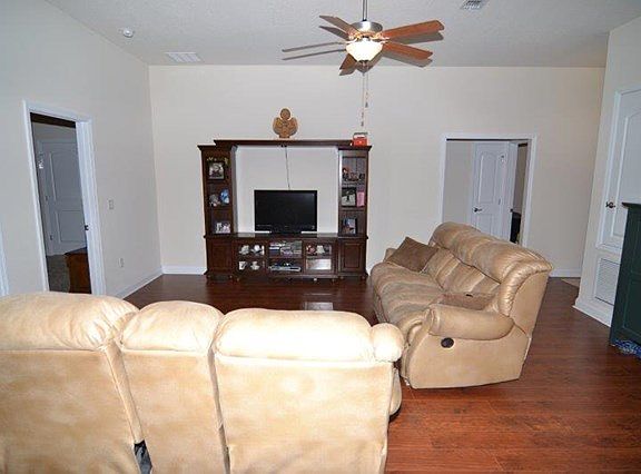 5th image of 4 Ludlow Ln E