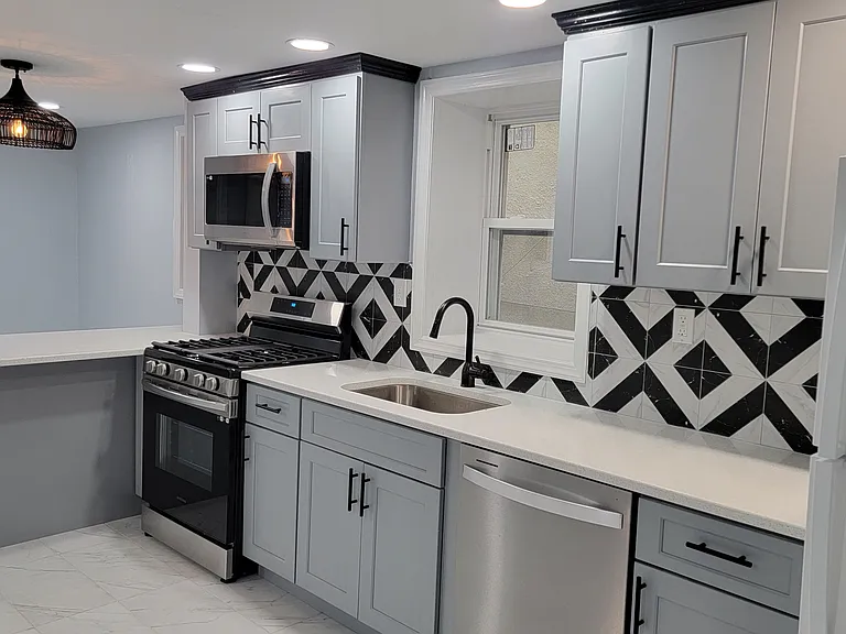 124 Leonard St #2 — Photo 8