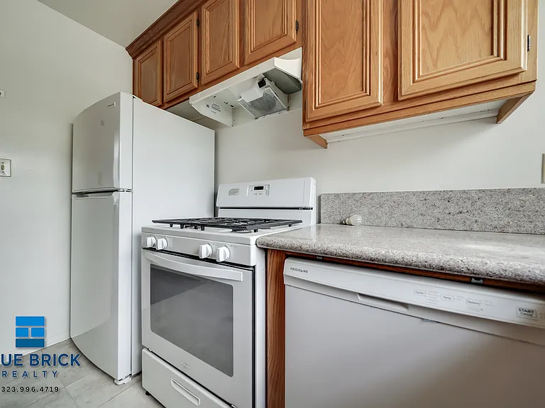 9633 W Olympic Blvd #10 — Photo 8