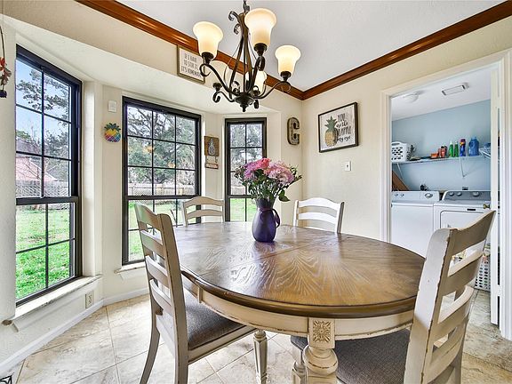 5th image of 810 Noble Springs Rd