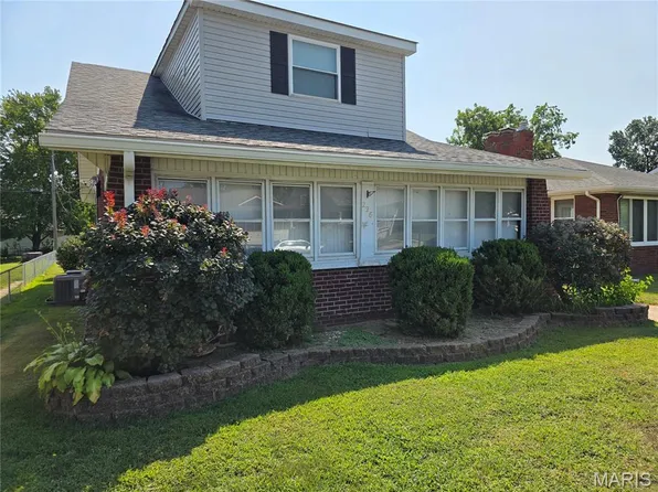 226 Bowman Ave, East Alton, IL 62024