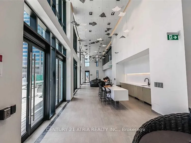 1 Yorkville Ave #2201 — Photo 21