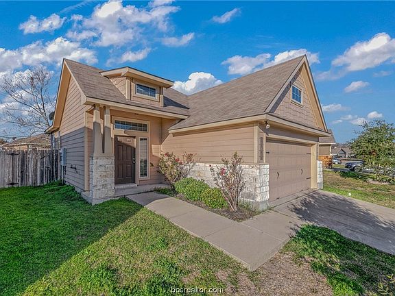 2nd image of 240 Fieldstone Pl