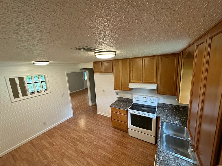 7031 Wolfe Rd — Photo 3