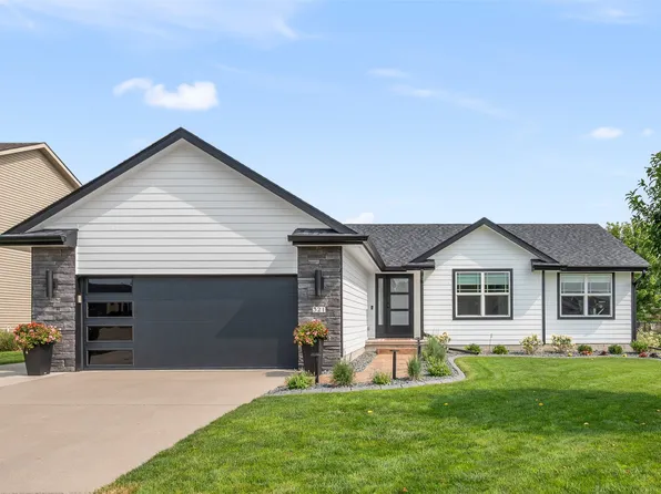321 32nd St SW, Altoona, IA 50009