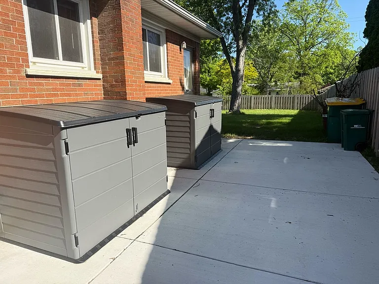 372 Highland Dr — Photo 2