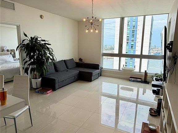 2nd image of 300 Biscayne Blvd #3
