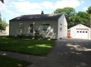 1018 18th St S, Fargo, ND 58103